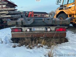 Istrail hook trailer with tipping function