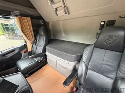 SCANIA R560 6X2-2