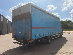 SCANIA P230