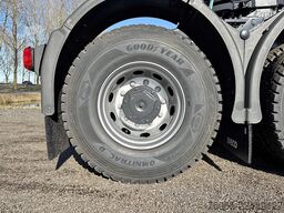 Iveco T-Way AT720T43TH AT ADR Tractor Head (16 units)