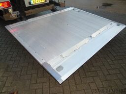 Scania P230 + carrier supra 950 + euro 5 + lift