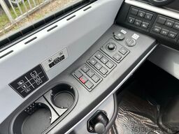 MAN Lions Coach R08 63 Sitze 3-Achsen 13.8m