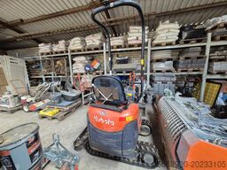 Kubota K008-3