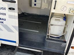 Mercedes-Benz Sprinter 322