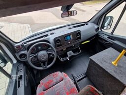 MERCEDES-BENZ 2 x Vorlauffahrzeug Bürgerbus Niederflur 9 Sitze