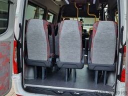 MERCEDES-BENZ 2 x Lagerfahrzeug Bürgerbus Niederflur 9 Sitze