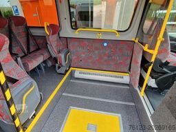 MERCEDES-BENZ 2 x Lagerfahrzeug Bürgerbus Niederflur 9 Sitze