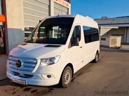 MERCEDES-BENZ 2 x Lagerfahrzeug Bürgerbus Niederflur 9 Sitze