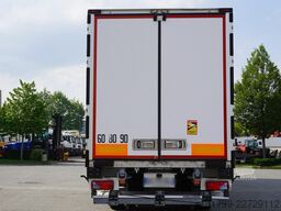 Lamberet refrigerated semi-trailer / Carrier