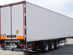 Lamberet refrigerated semi-trailer / Carrier