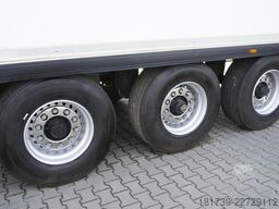 Lamberet refrigerated semi-trailer / Carrier
