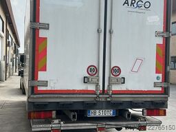 Mercedes-Benz Atego 818