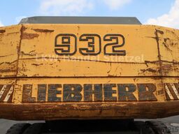 LIEBHERR A 932 Litronic, läuft, reparaturbedürftig