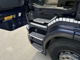 SCANIA R 560