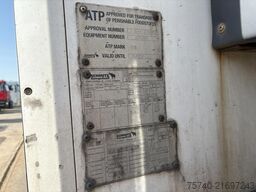 Schmitz SKO 18 + STUURAS + LOADLIFT + CARRIER