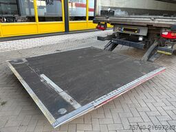 Schmitz SKO 18 + STUURAS + LOADLIFT + CARRIER