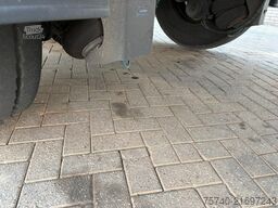 Schmitz SKO 18 + STUURAS + LOADLIFT + CARRIER