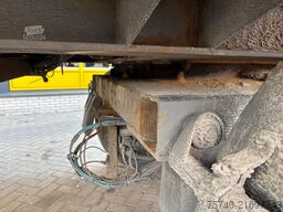 Schmitz SKO 18 + STUURAS + LOADLIFT + CARRIER