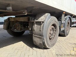 Schmitz SKO 18 + STUURAS + LOADLIFT + CARRIER