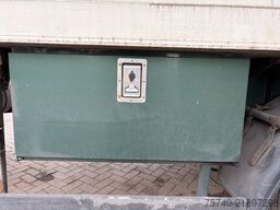 Schmitz SKO 18/LZG + STUURAS + LOADLIFT + CARRIER