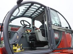 MAGNI RTH 5.26 telescopic loader / Range 26 m
