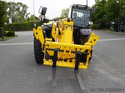 JCB 540-140 telescopic loader / 14 m range