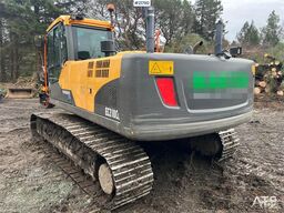 Volvo ec210cl excavator w/ rototilt, sanding bucket and