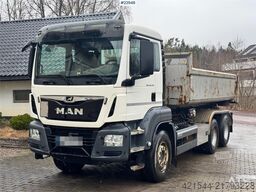 MAN TGS 26.420 6x4 hooklift truck – container – crane