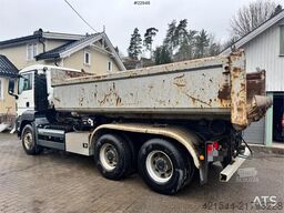 MAN TGS 26.420 6x4 hooklift truck – container – crane