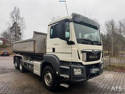 MAN TGS 26.420 6x4 hooklift truck – container – crane