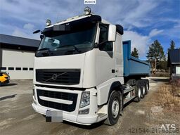 Volvo FH540 8x4 Tridem hook loader – box – 167,000 km! W