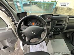MERCEDES-BENZ Sprinter III KOFFER RWD 319CDI*RTW*RETTUNGSWAGEN