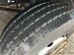 DAF LF 210 FA / 12 Ton / 450 dkm / Tacho V2 / Box /...