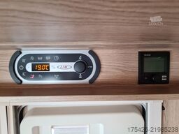 LMC Cruiser 663 G Grey Selection 150 *Solar + WR*