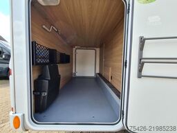 LMC Cruiser 663 G Grey Selection 150 *Solar + WR*