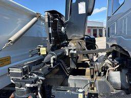IVECO 140E250 Kipper mit HIAB Kran inklusive Anhänger