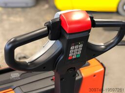 Toyota LWE 180 - Service Neu - Nur 985 Std.