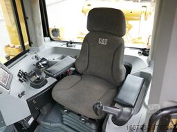 Caterpillar D8T