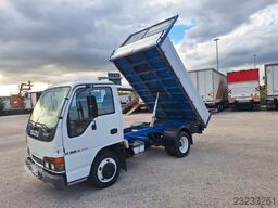 Isuzu NKR 77