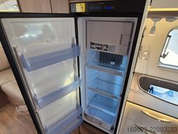 BÜRSTNER Lyseo T 744 *2x Hubbett*2xTV*MaxxFan*Navi*Solar