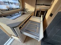 HOBBY ONTOUR C 680 GE 8-Gang Automatik 140 PS