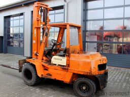 TOYOTA FD 45 Geländestapler Diesel 4,5 tonnen