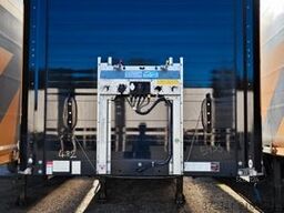 SCHWARZMÜLLER 3-Achs-Schiebeplanen-Plateausattelauflieger