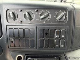 MAN TGM 18.250 BL WITH PLYWOOD CLOSED BOX AND LOADI...