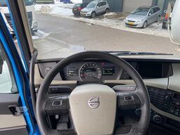 Volvo FH 13.500 Globetrotter / 6x2/4 / 2x Tank