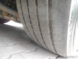 RENAULT T460.18, KLEIDER KOFFER