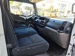 Nissan Cabstar 35.13 NT400 Multitel MX 250