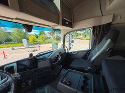 VOLVO FM330 4X2