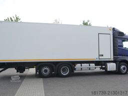 Mercedes-Benz Actros 2546 / Lecapitaine refrigerator
