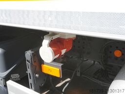 Mercedes-Benz Actros 2546 / Lecapitaine refrigerator